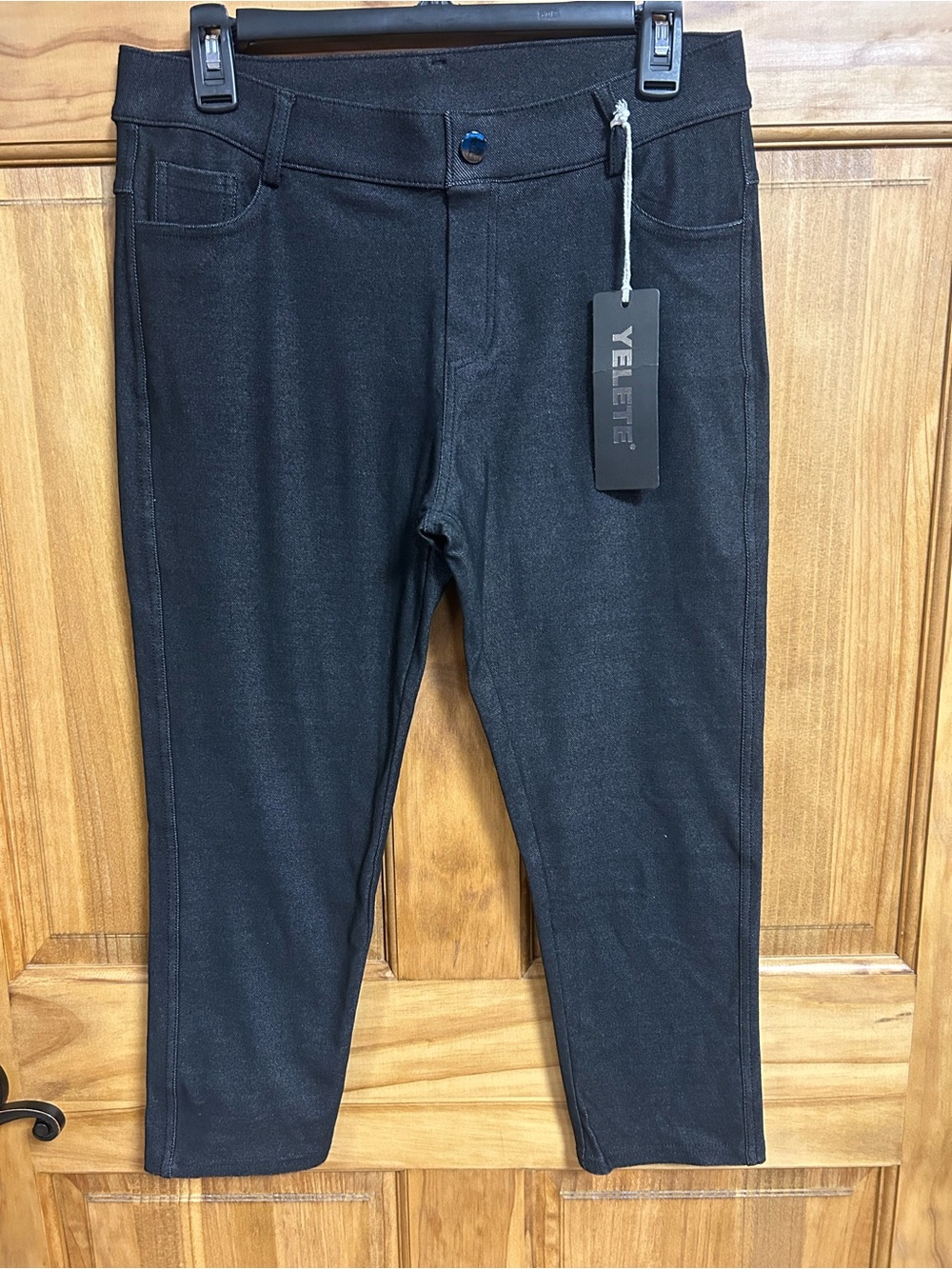 YELETE Black Women’s Skinny Capris